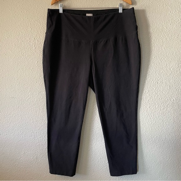 Chico's Pants - Chico’s Zenergy Pull On Leggings Womens 3 16/18 Black Cropped Casual So Slimming